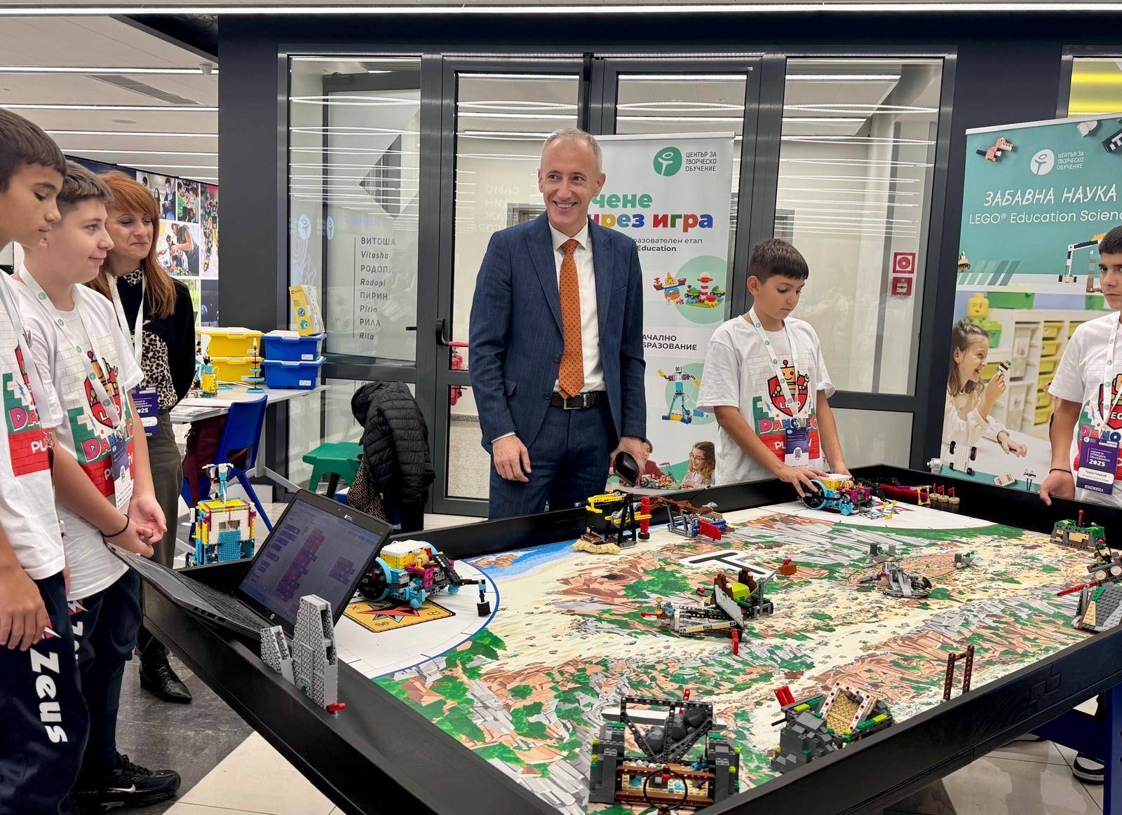 Министър Красимир Вълчев